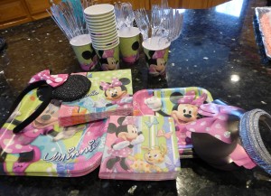 Minnie Mouse party gear